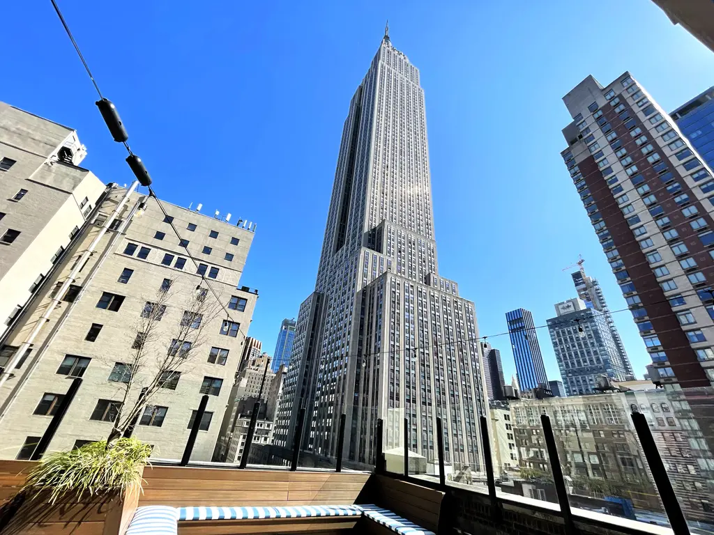 Rooftop Terrace at Jay Suites 34th Street