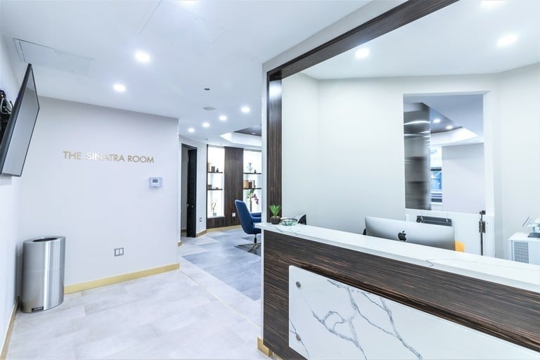 Sinatra Front Desk