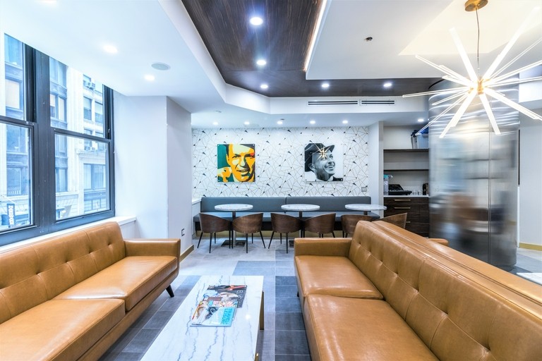 Sinatra Lounge (Alternate View)