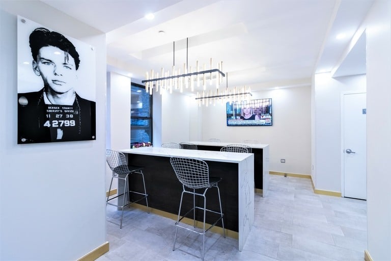 Sinatra Room - Break Area