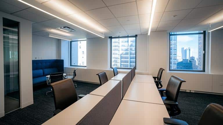 Enterprise Suite with Lounge & Workstations